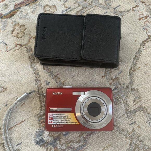 Kodak Other - Kodak EasyShare MD863 Digital Camera and Case Good Cosmetic Untested No Charger